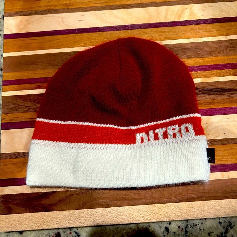 Nitro UNISEX Snowboarding 🏂 beanie- EUC ❤️🧡